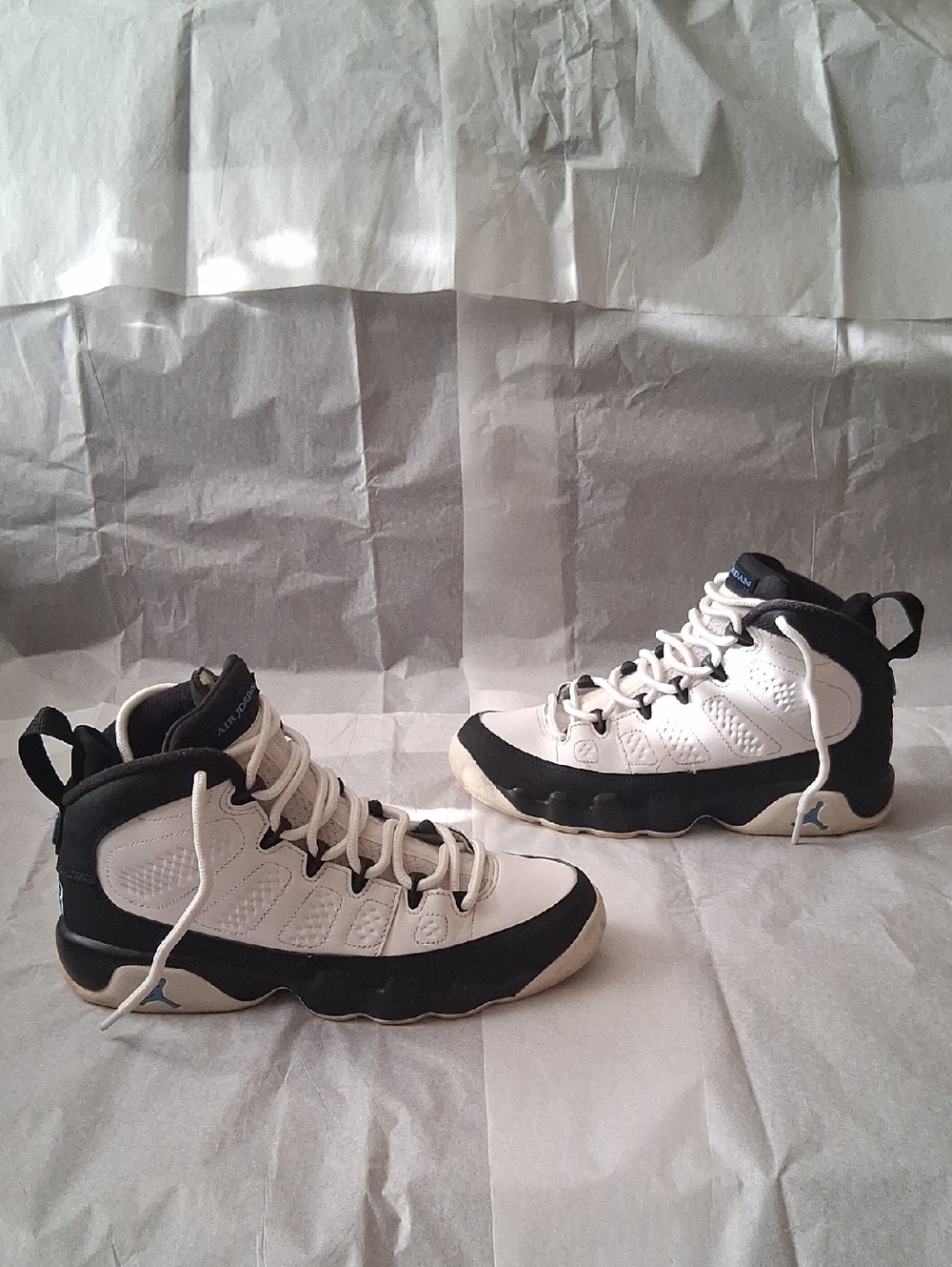 Air Jordan 9 Retro University Blue Sneakers, Women 7.5 = Men 6